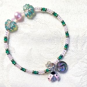 Elegant Green and Pink Beaded Bracelet!